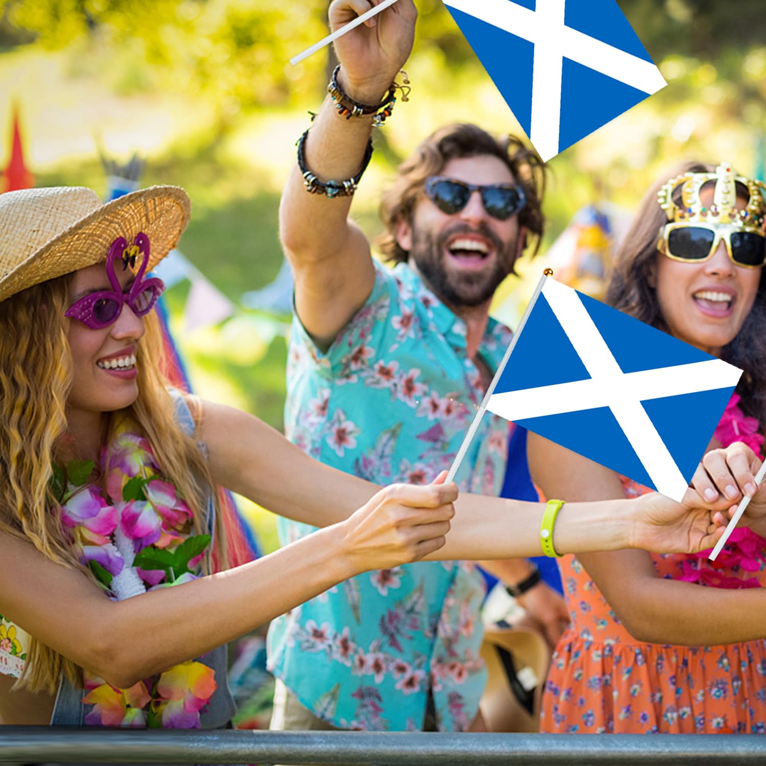 AhfuLife 15 stycken små Israel-flaggor för israelisk dekoration, mini Israel, handhållen flagga med 30 cm vit stolpe för Jom HaAtzma'ut Synagoge, solidaritetsfest, hem, trädgård, bar, dekoration
